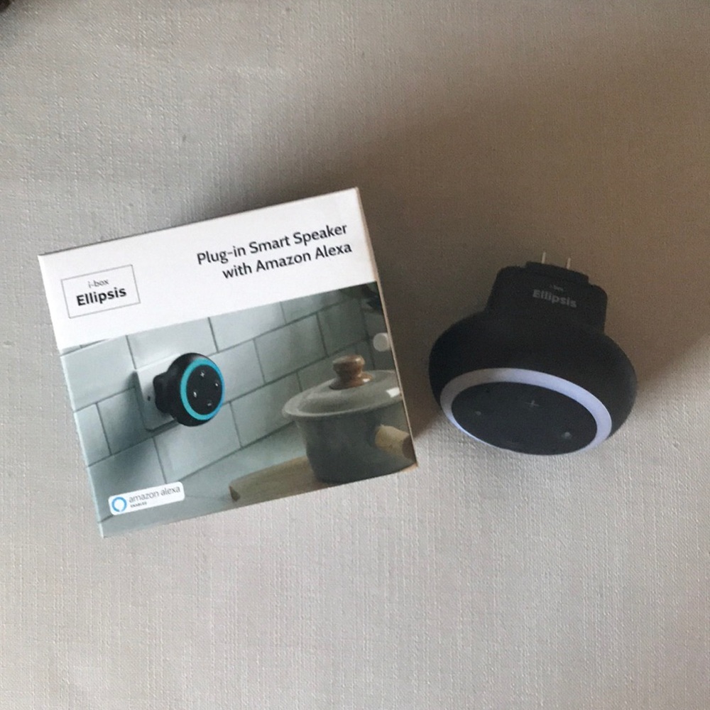Ellipsis plug-in smart speaker with Amazon Alexa